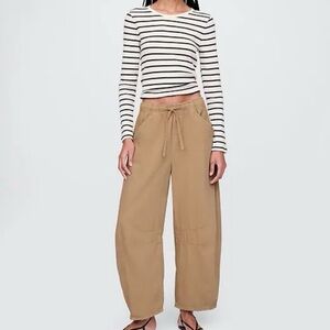 Like-New GAP Mid Rise UltraSoft Denim Easy Horseshoe Pants Size XSmall Petite